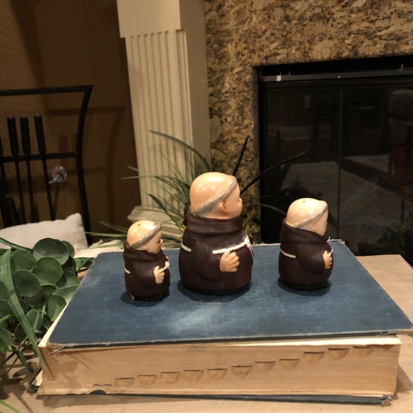 Vintage Hummel Goebel Friar Tuck 3.5" Sugar Bowl S 183 & Mini S/P Shakers P 153 - Picture 3 of 11